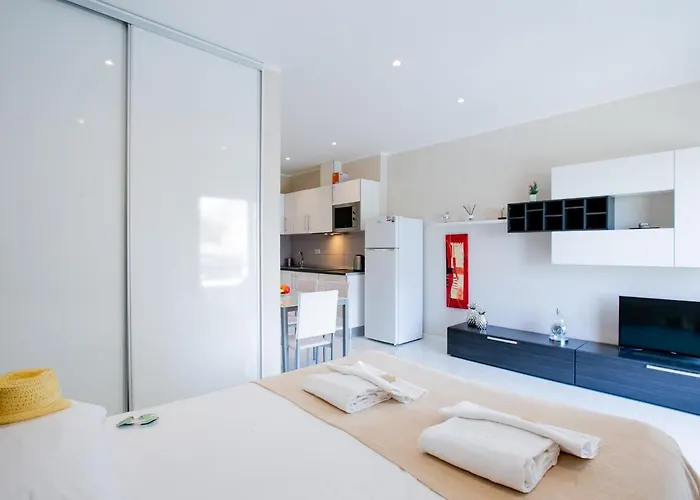 311 Paraiso Sur Estudio 아데제